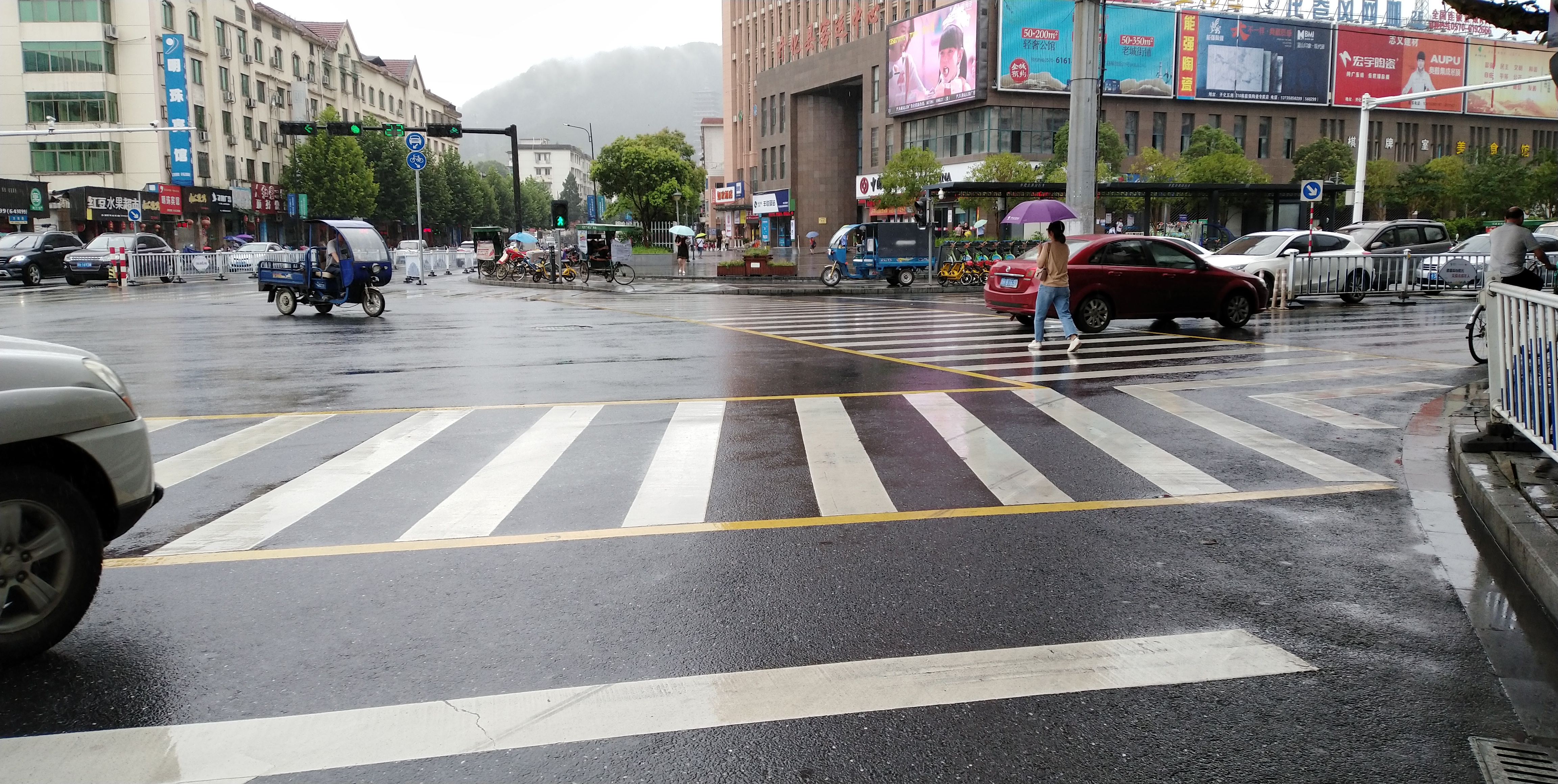 [开化县]南站三岔路口交通信号灯问题